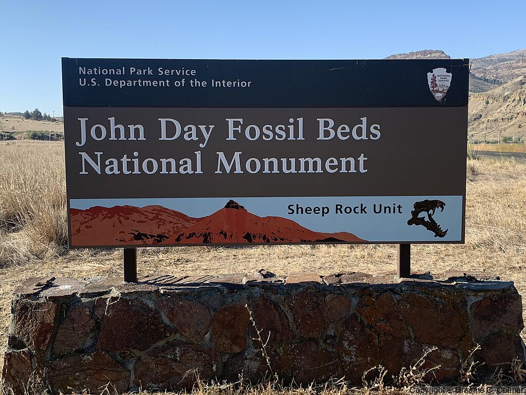 John Day Fossil Beds National Monument - Entrance - Sheep Rock Unit