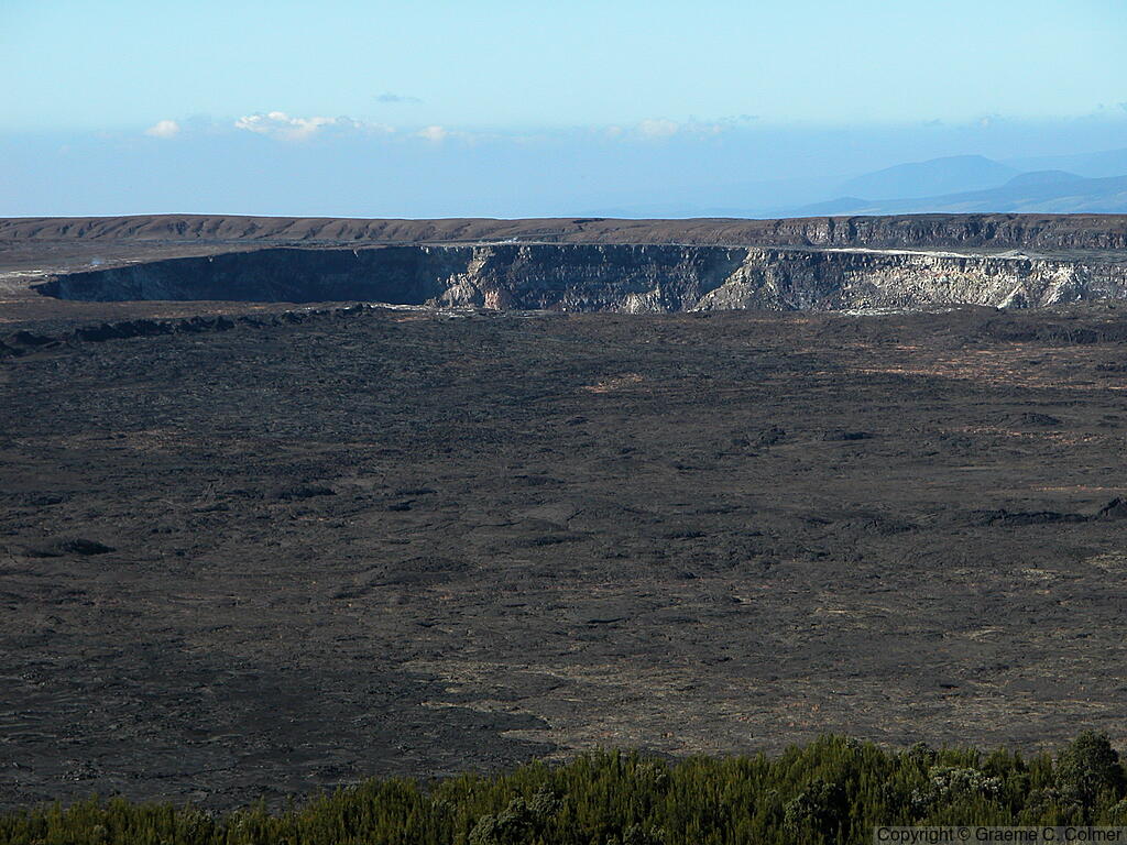 Hawaiʻi Volcanoes National Park - Crater