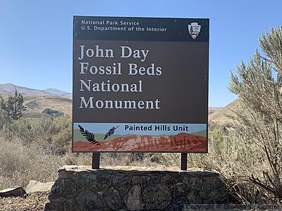 John Day Fossil Beds National Monument - Entrance - Painted Hills Unit